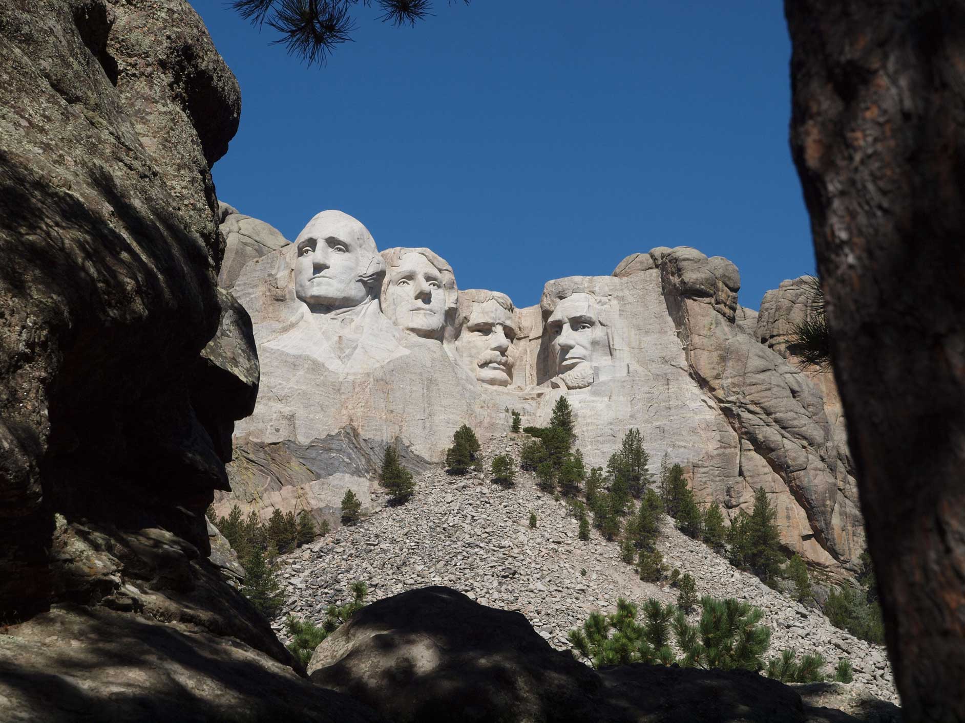 Mt Rushmore monument